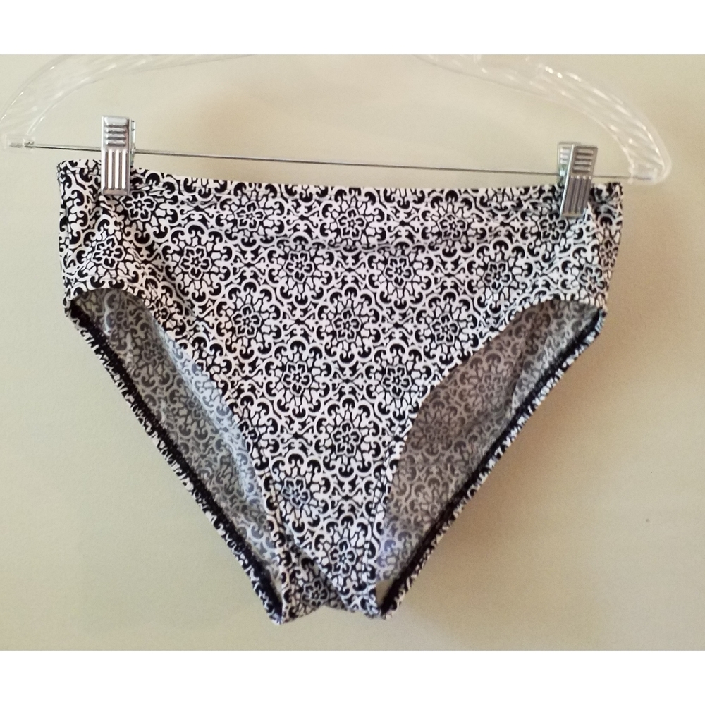 Black and white print bikini bottoms size 14